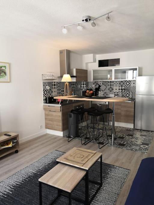 Appartement Les Arcades, T2 En Hypercentre à La Rochelle  Extérieur photo
