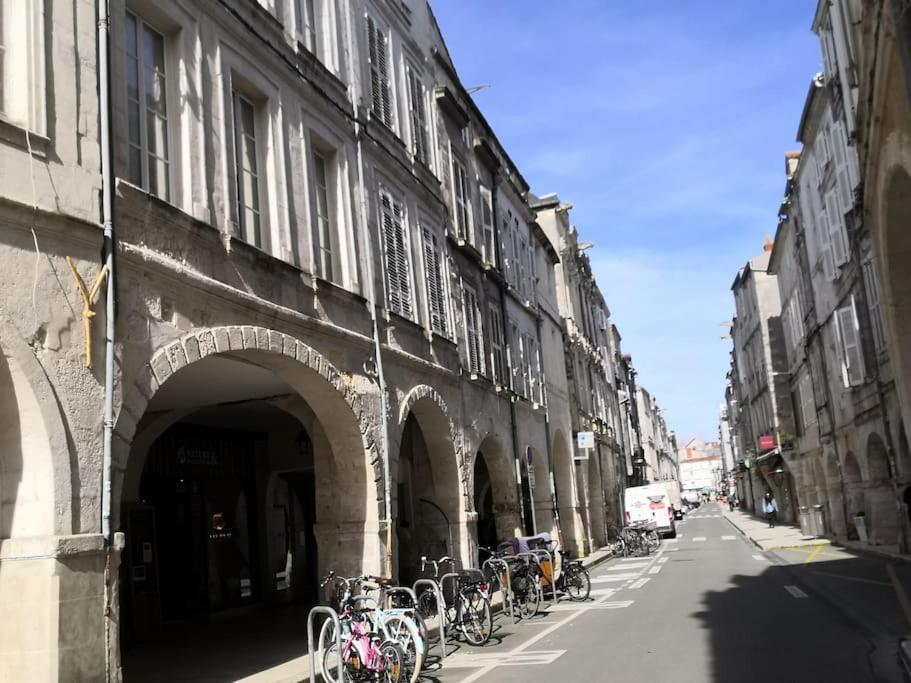 Appartement Les Arcades, T2 En Hypercentre à La Rochelle  Extérieur photo