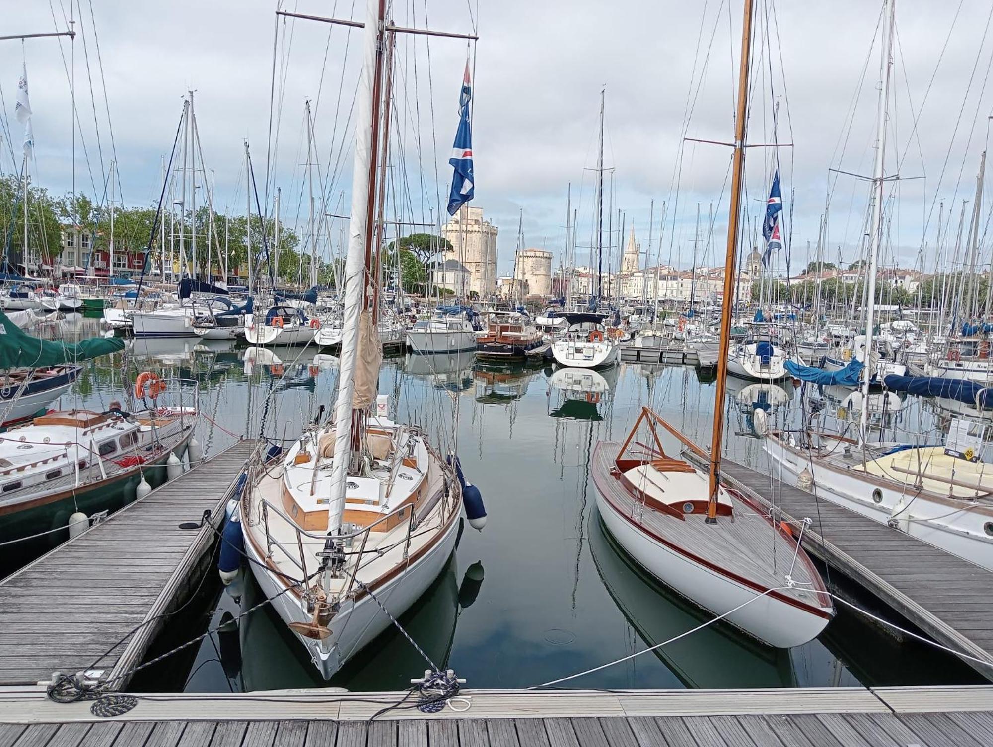 Appartement Les Arcades, T2 En Hypercentre à La Rochelle  Extérieur photo